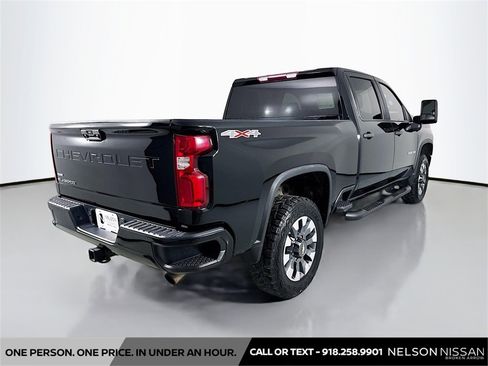 Used 2021 Chevrolet Silverado 2500 Custom w/ Custom Value Package image 5