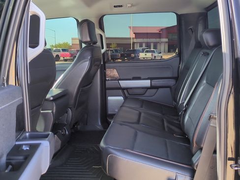 Used 2024 Ford F350 Lariat image 28