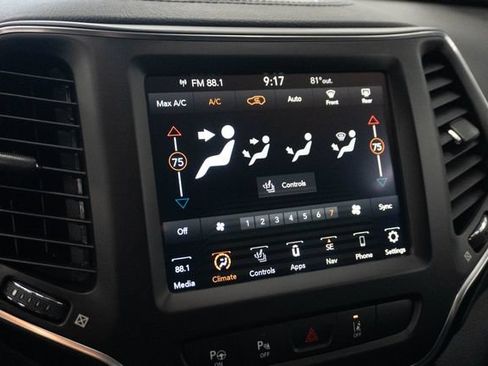 Used 2023 Jeep Cherokee Altitude Lux AWD/4WD image 4
