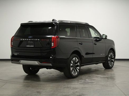 Used 2025 Ford Expedition Platinum w/ Driver's Package AWD/4WD image 8