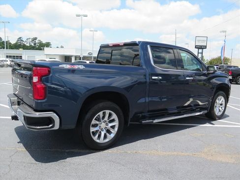 Used 2020 Chevrolet Silverado 1500 LTZ w/ LTZ Plus Package AWD/4WD image 3