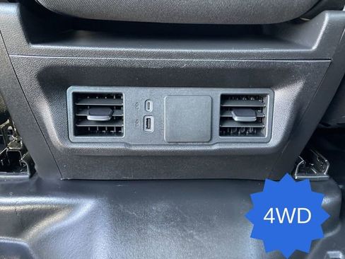 Used 2025 Chevrolet Silverado 1500 W/T w/ WT Value Package AWD/4WD image 20