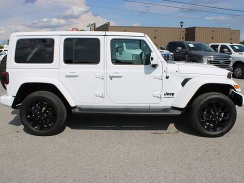 Used 2021 Jeep Wrangler Unlimited Sahara AWD/4WD image 4