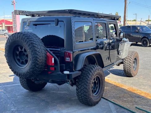 Used 2013 Jeep Wrangler Unlimited Rubicon w/ Connectivity Group AWD/4WD image 3