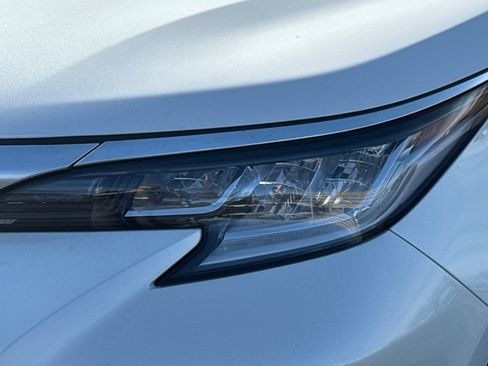 Used 2025 Toyota Sienna Limited image 50
