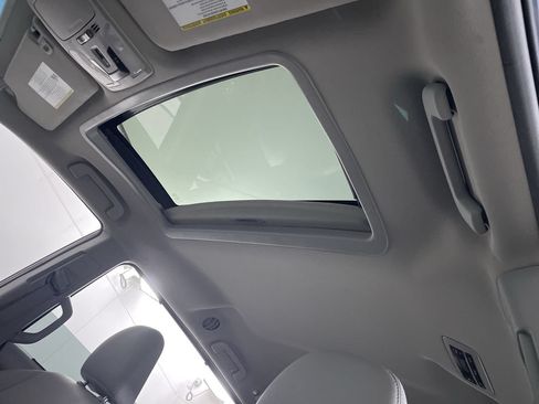 Used 2017 Toyota Sienna XLE Premium AWD/4WD image 20