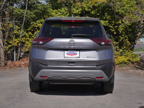 Used 2023 Nissan Rogue SV image 6