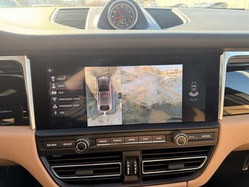 Used 2021 Porsche Macan S image 13