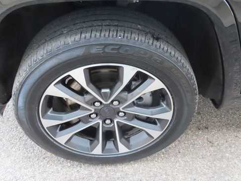 Used 2023 Jeep Grand Cherokee L Overland w/ Advanced Protech Group III image 17