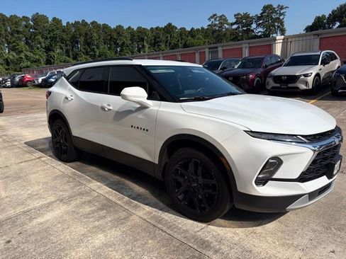 Used 2023 Chevrolet Blazer LT w/ Convenience Package FWD image 2