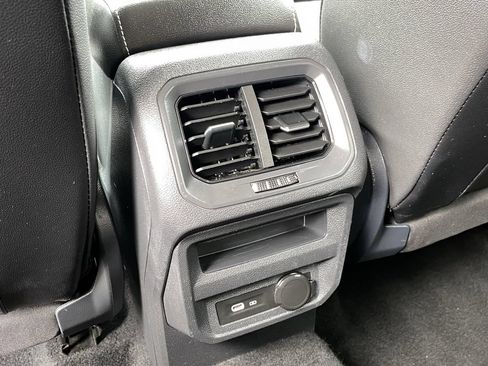 Used 2024 Volkswagen Tiguan SE FWD image 16