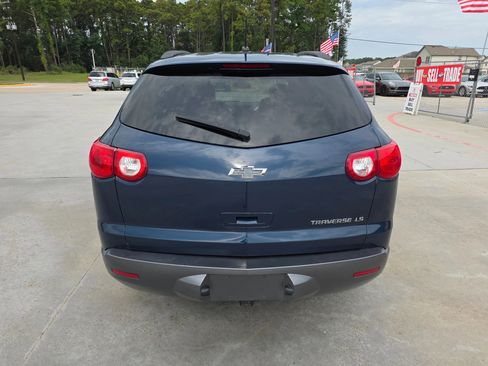 Used 2011 Chevrolet Traverse LS image 14