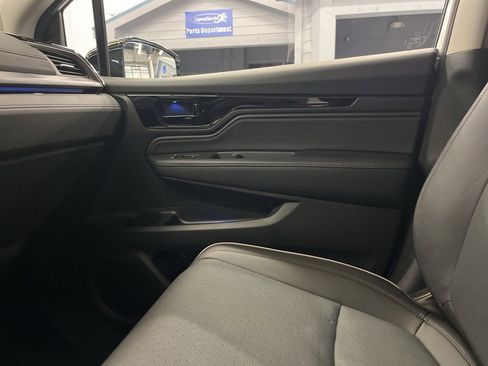 Used 2025 Honda Odyssey Elite image 13