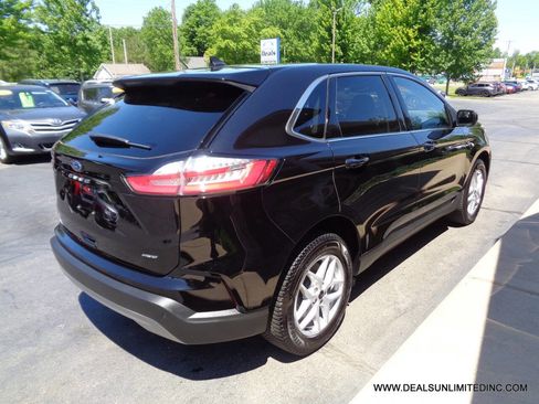 Used 2024 Ford Edge SEL w/ Convenience Package AWD/4WD image 3