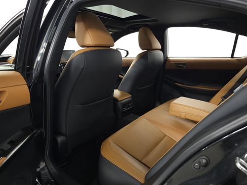 Used 2021 Lexus IS 300 AWD w/ Comfort Package image 31