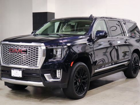 Used 2021 GMC Yukon XL Denali w/ Denali Ultimate Package image 1