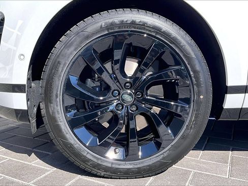 New 2026 Land Rover Range Rover Evoque Hoxton AWD/4WD image 12