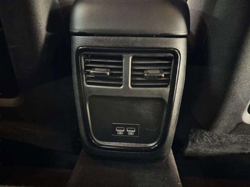 Used 2018 Dodge Charger SXT w/ Blacktop Package image 50