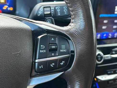 Used 2021 Ford Explorer King Ranch w/ Premium Technology Package image 39