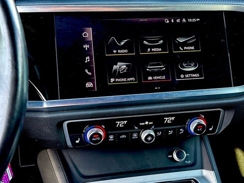 Used 2022 Audi Q3 2.0T Premium Plus image 21