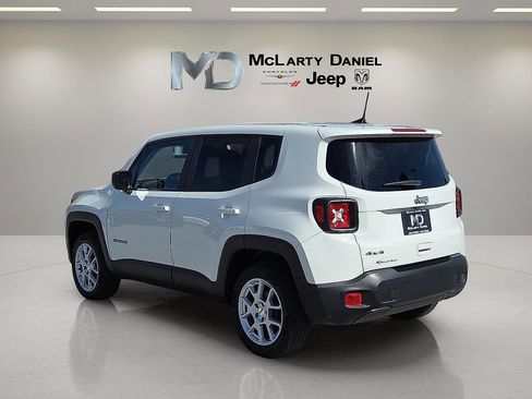 Used 2023 Jeep Renegade Latitude image 4