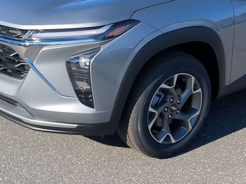 New 2026 Chevrolet Trax LT w/ Driver Confidence Package image 14