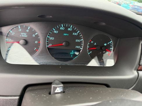 Used 2009 Chevrolet Impala LT FWD image 11