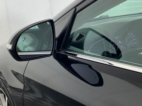 Used 2017 Hyundai Elantra Limited image 23