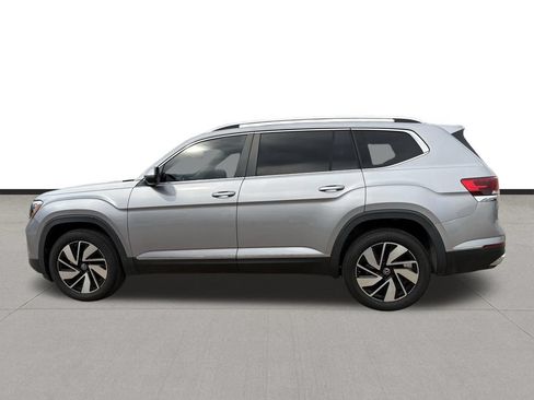 Used 2024 Volkswagen Atlas SEL AWD/4WD image 2