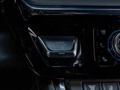 Used 2025 GMC Sierra 2500 Denali Ultimate image 23