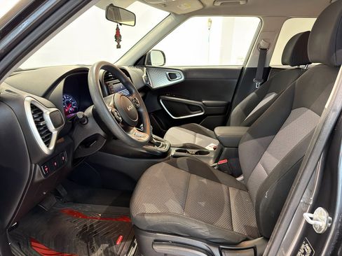 Used 2022 Kia Soul LX FWD image 12