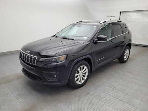 Used 2019 Jeep Cherokee Latitude w/ Popular Appearance Group FWD image 2