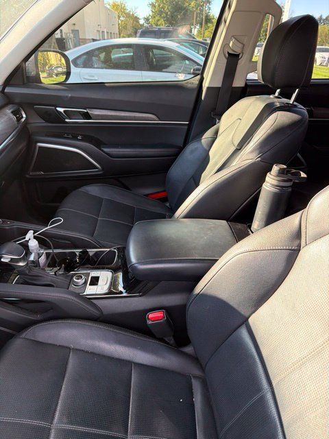 Used 2021 Kia Telluride EX w/ EX Premium Package AWD/4WD image 11