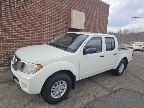 Used 2019 Nissan Frontier SV w/ Value Truck Package AWD/4WD image 13