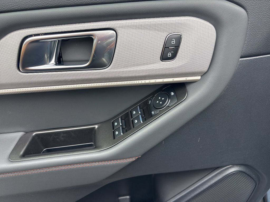 New 2026 Ford Explorer Active w/ Active Comfort Package RWD image 19