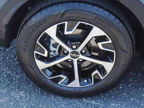Used 2025 Kia Sportage EX AWD/4WD image 11