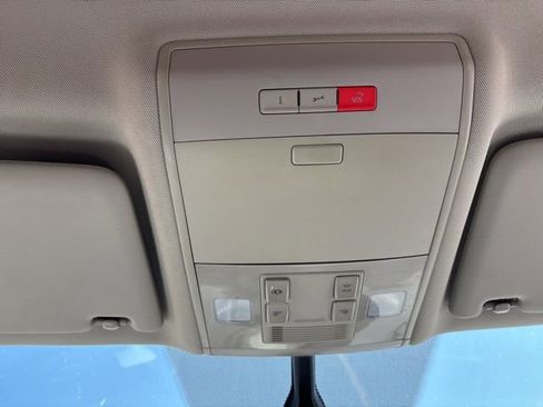 Used 2018 Volkswagen Atlas SE FWD image 24