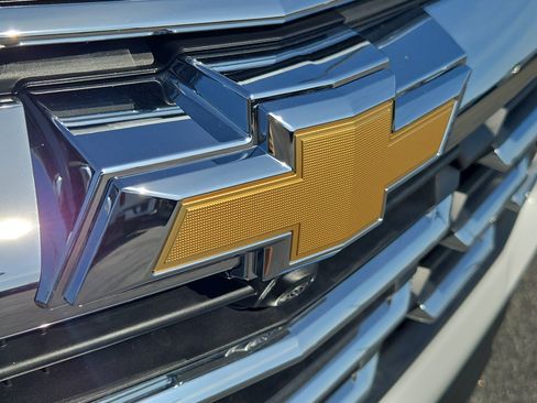 New 2026 Chevrolet Equinox LT w/ Safety and Technology Package FWD image 16