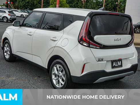 Used 2025 Kia Soul LX w/ LX Technology Package FWD image 4