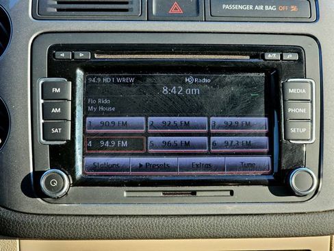 Used 2014 Volkswagen Tiguan SE FWD image 38
