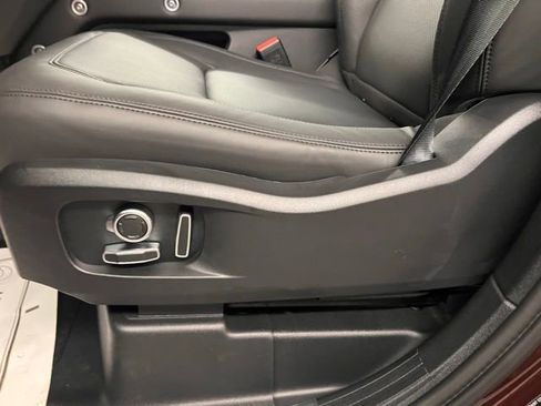 New 2026 Land Rover Defender 130 X-Dynamic SE image 9