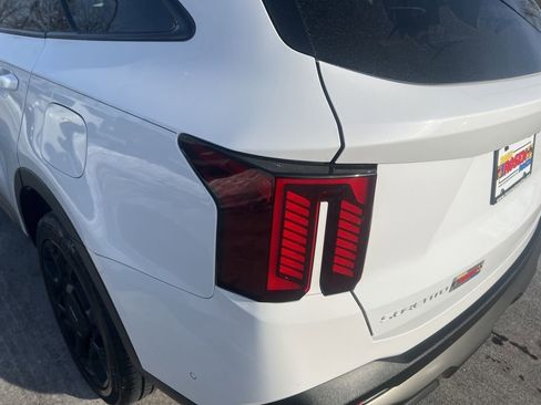 Certified 2024 Kia Sorento SX Prestige w/ Olive Brown Leather Package image 36