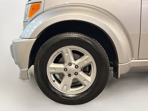 Used 2010 Dodge Nitro SXT image 11