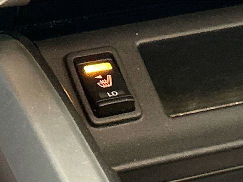 Used 2017 Nissan Titan SL image 21