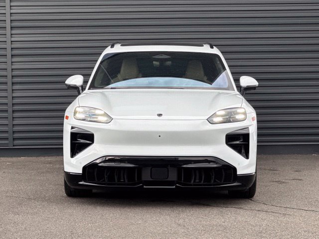New 2026 Porsche Cayenne Turbo AWD/4WD image 10