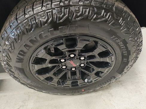 New 2026 GMC Canyon Elevation w/ Convenience Package image 4