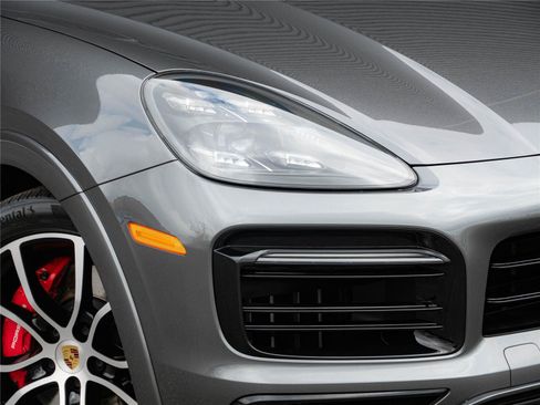 Certified 2023 Porsche Cayenne GTS AWD/4WD image 38