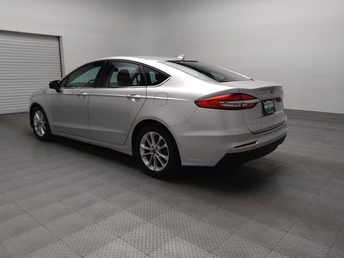 Used 2019 Ford Fusion SE image 5