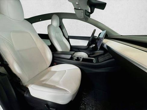 Used 2022 Tesla Model Y Performance AWD/4WD image 26