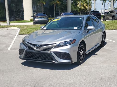 Used 2024 Toyota Camry SE image 7